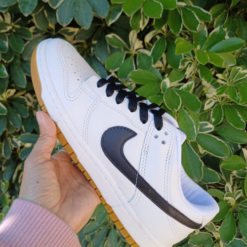 NIKE DUNK LOW