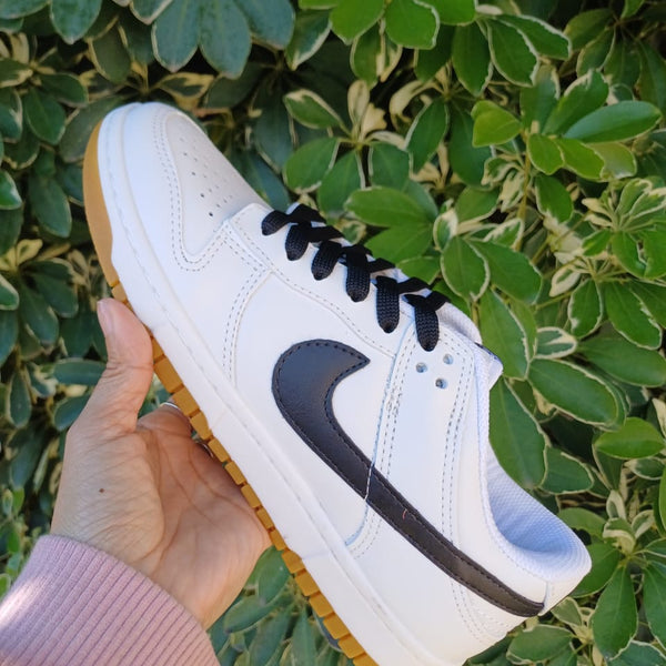 NIKE DUNK LOW
